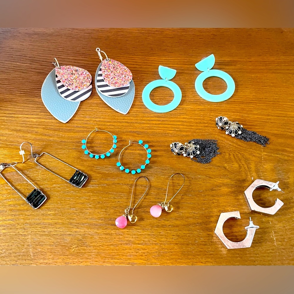 Earring bundle Jewelmint and Plunder- gently used. Great deal for the set.